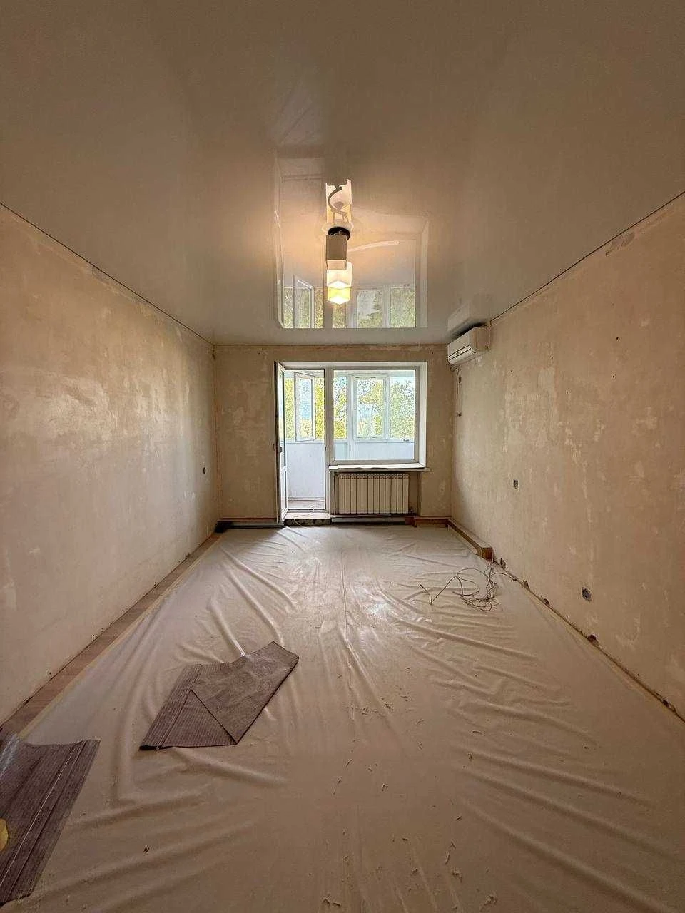 Sale of a 3-room apartment, Mira Avenue 17, near the "Theatrical" stop.