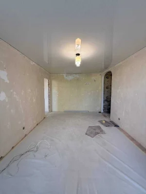 Sale of a 3-room apartment, Mira Avenue 17, near the "Theatrical" stop.