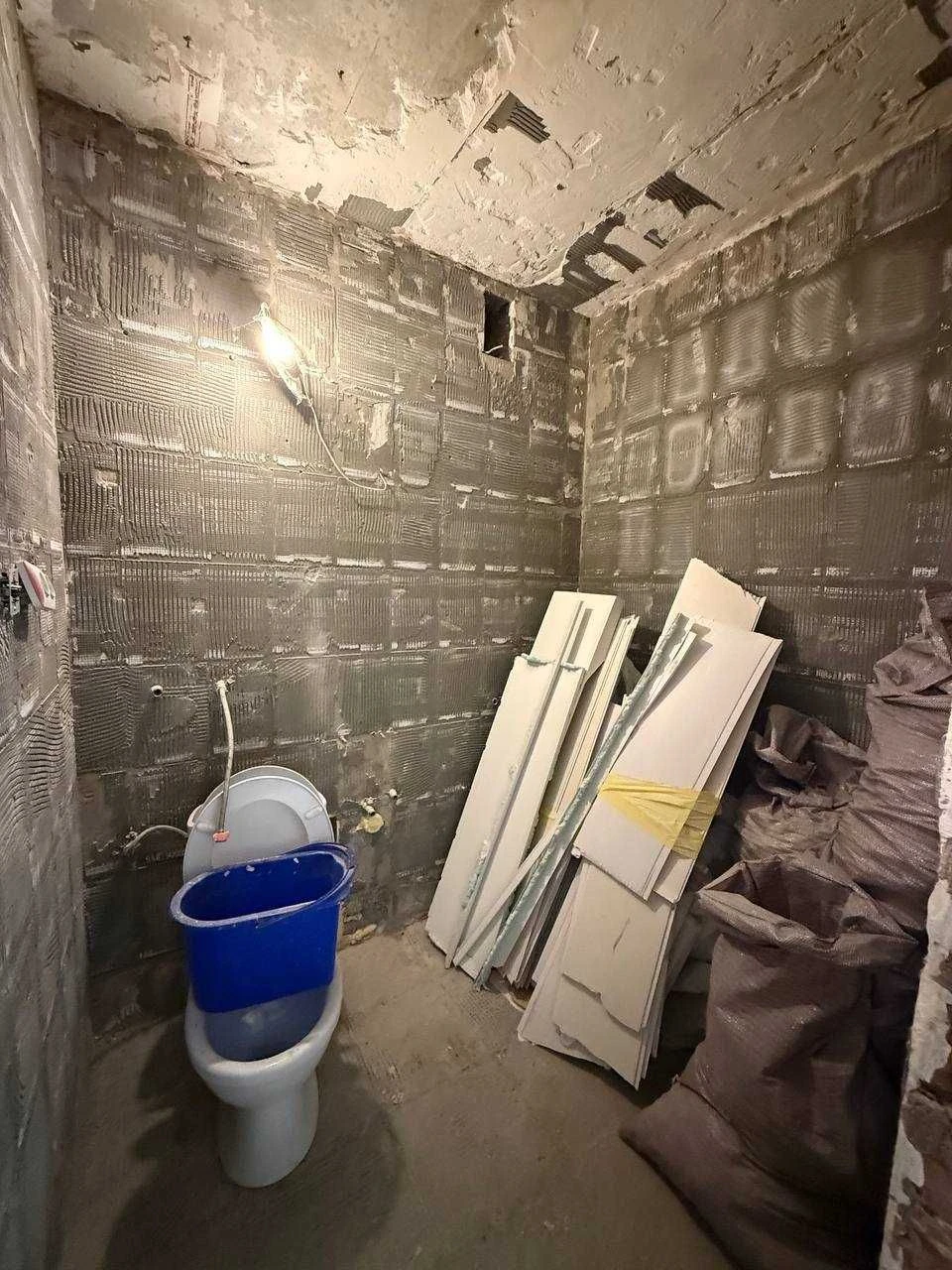 Sale of a 3-room apartment, Mira Avenue 17, near the "Theatrical" stop.