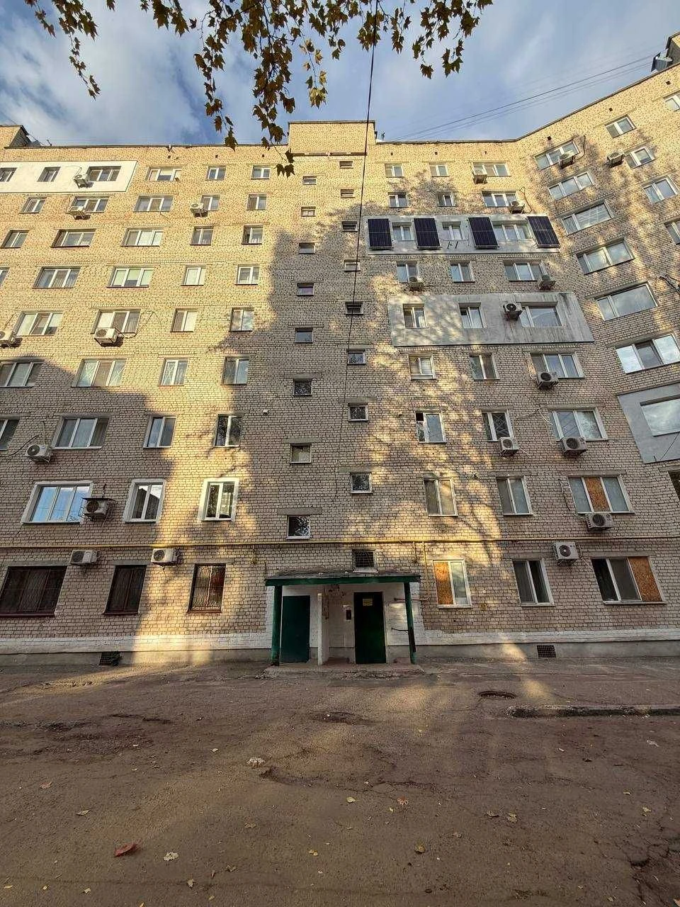 Sale of a 3-room apartment, Mira Avenue 17, near the "Theatrical" stop.