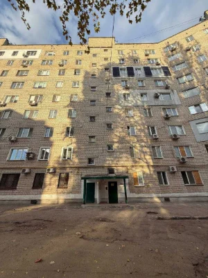 Sale of a 3-room apartment, Mira Avenue 17, near the "Theatrical" stop.