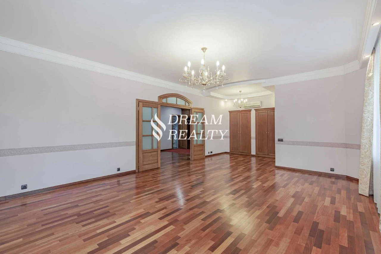 Аренда, улица Ивана Мазепы, 10, 4 комнаты, 155 м², Арсенальная