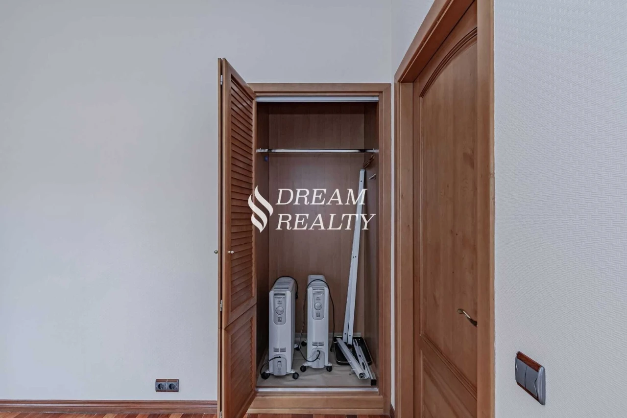 Аренда, улица Ивана Мазепы, 10, 4 комнаты, 155 м², Арсенальная