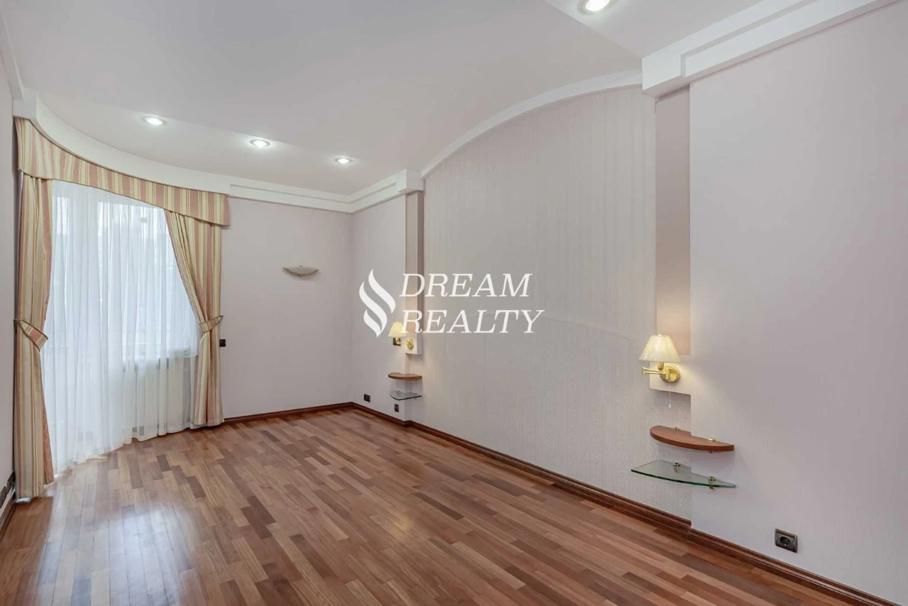 Аренда, улица Ивана Мазепы, 10, 4 комнаты, 155 м², Арсенальная