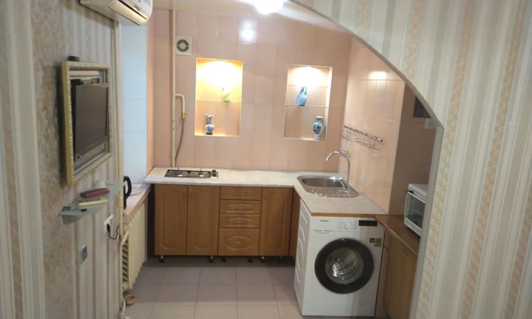 Olympic Metro, Palace Ukraine Metro, one-room apartment