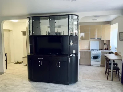 For sale: 3-room studio apartment, м. 23 августа, 1 minute