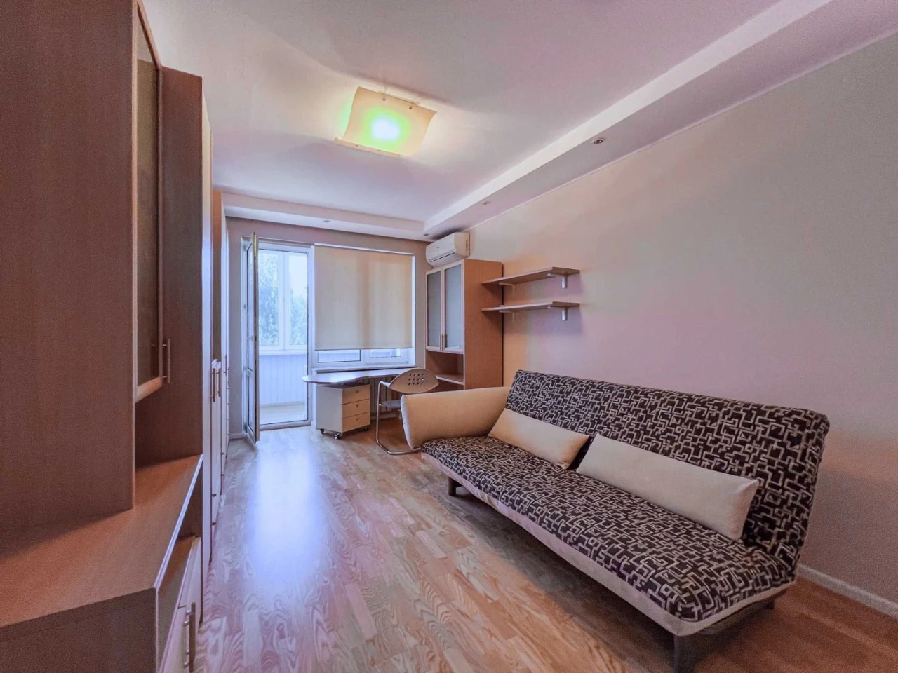 Ivana Mazep, 12A, 3-room apartment near Arsenal metro station, shelter