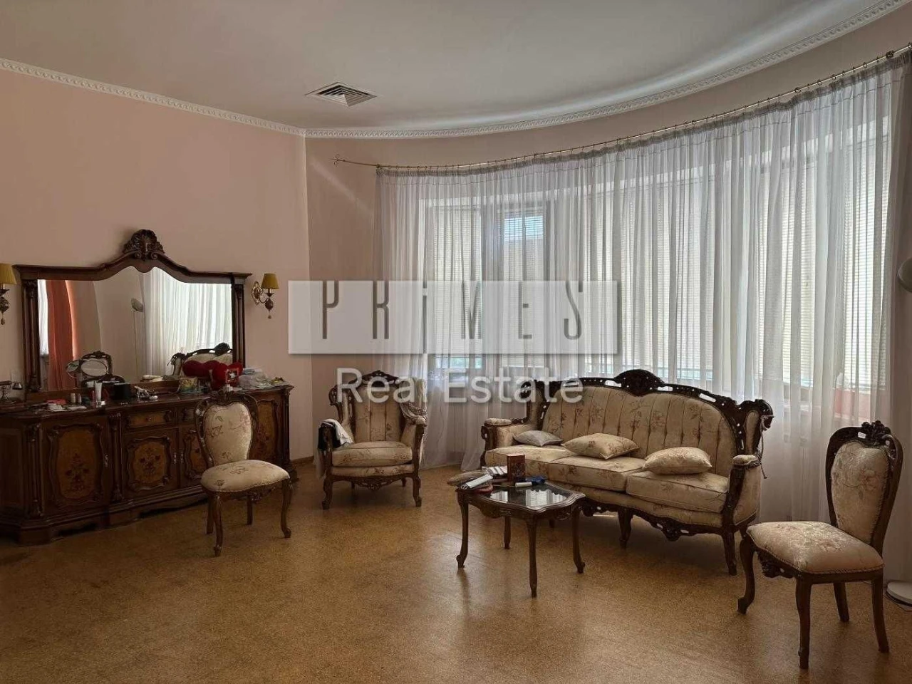 Spacious three-story house for rent in a convenient location in Kyiv.