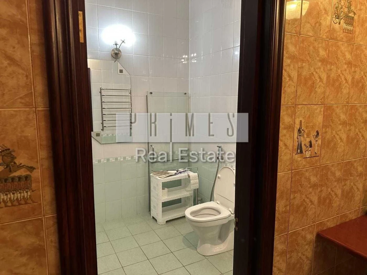 Spacious three-story house for rent in a convenient location in Kyiv.