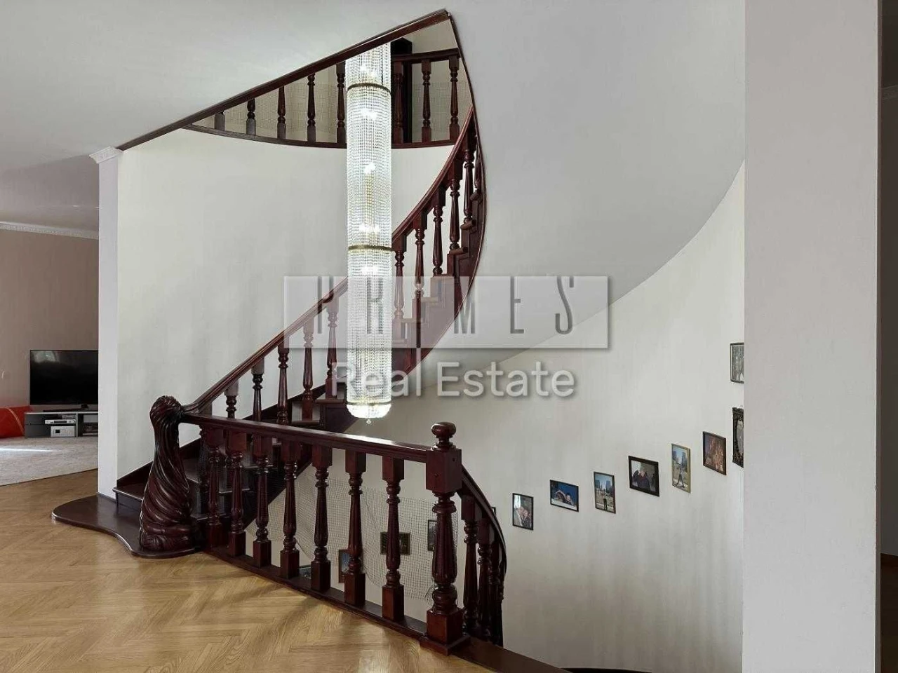 Spacious three-story house for rent in a convenient location in Kyiv.