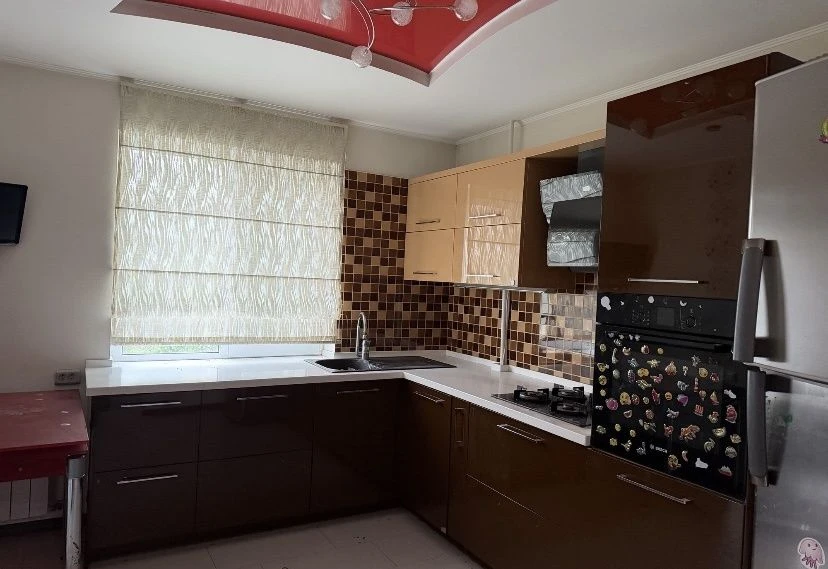 3 bedroom apartment 70 sq m on Marseillskaya with renovation and furniture