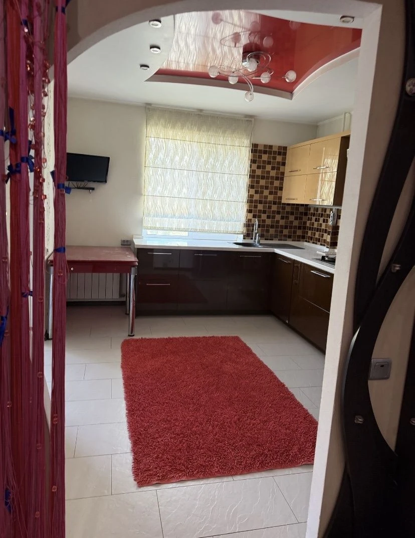 3 bedroom apartment 70 sq m on Marseillskaya with renovation and furniture
