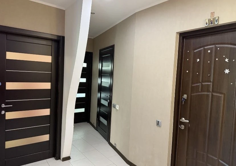 3 bedroom apartment 70 sq m on Marseillskaya with renovation and furniture