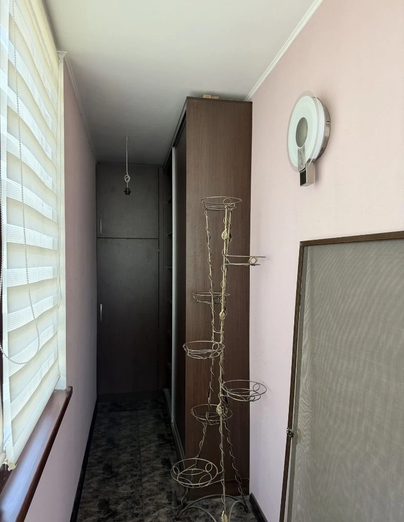 3 bedroom apartment 70 sq m on Marseillskaya with renovation and furniture