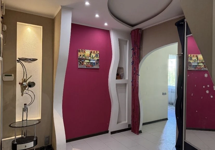 3 bedroom apartment 70 sq m on Marseillskaya with renovation and furniture