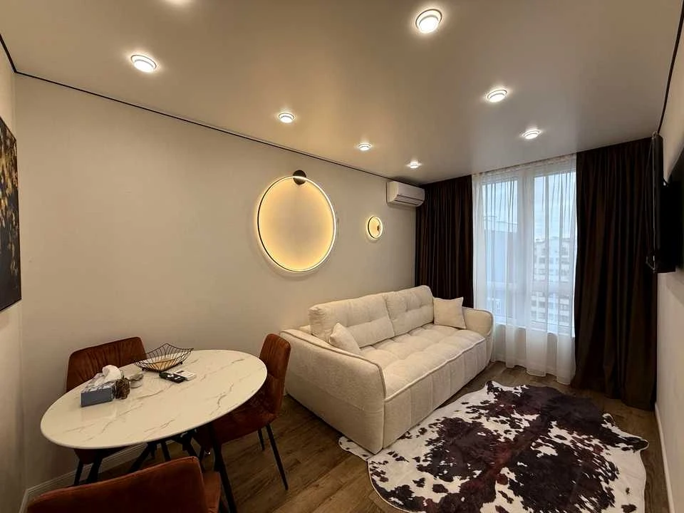 Apartment. Ivano-Frankivsk, Belvederska st.