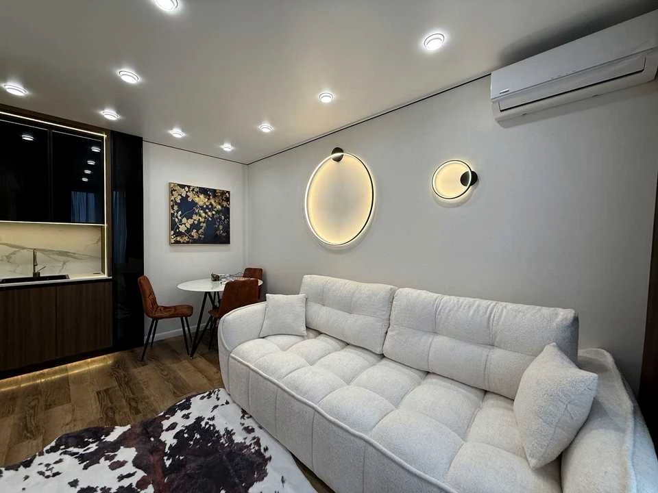 Apartment. Ivano-Frankivsk, Belvederska st.