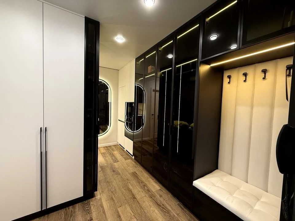 Apartment. Ivano-Frankivsk, Belvederska st.