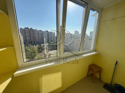 Продаж 1 кімн. квартири на Оболоні, парк Наталка, біля метро