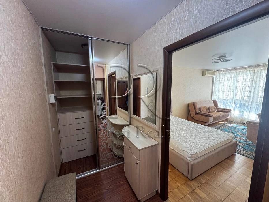 Продаж 1 кімн. квартири на Оболоні, парк Наталка, біля метро
