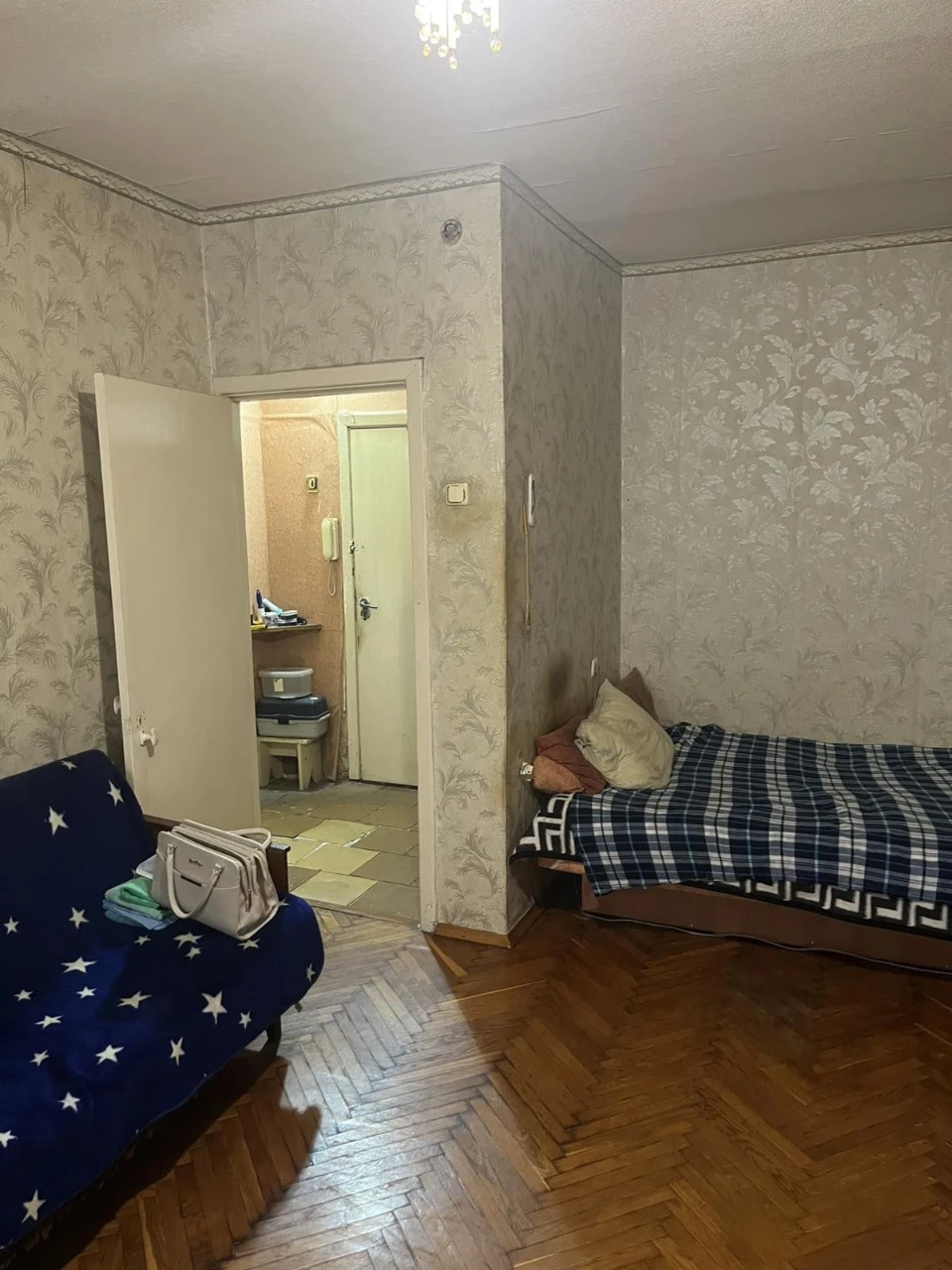 Ново Дарницька 15/1,  спец.проект,1/9 поверх. 39/18/7