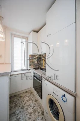 Продаж 1к квартири з ремонтом Борщагівка, вул. Зодчих 56а. Ш