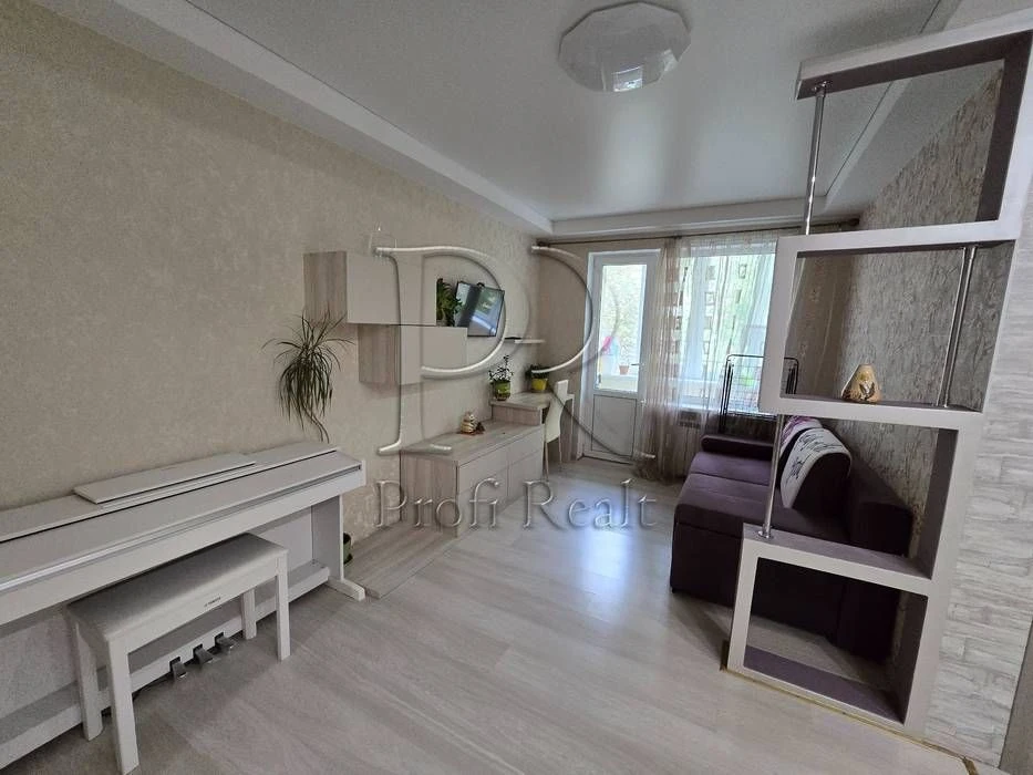 Продаж 2 кімн. квартири вулиця Родини Глаголєвих 22А