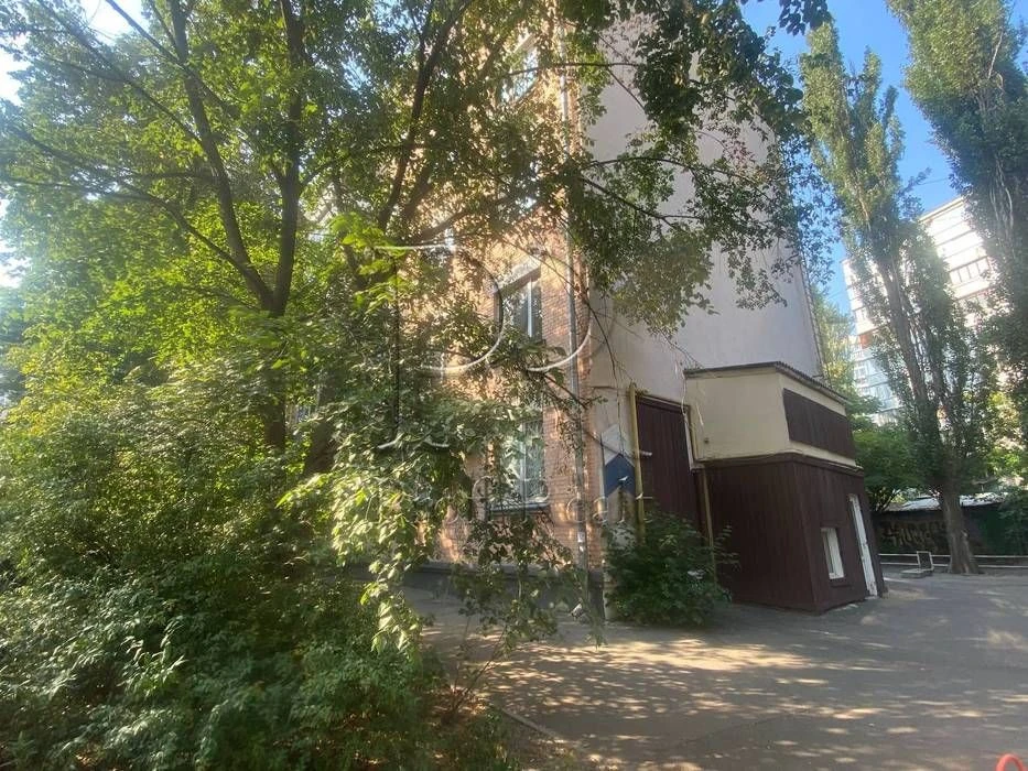 1-room apartment for sale at 1/22 Cheska St., metro station