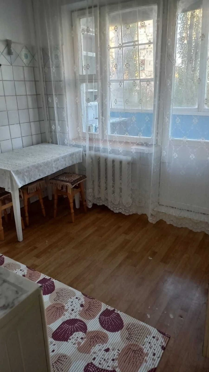 Сдам трехкомнатную квартиру на Борщанке, по адресу Леся Курбаса 12