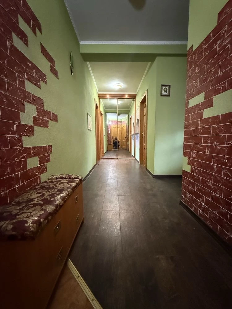 Rent a cozy two-bedroom apartment on Litvynenko-Volh highway