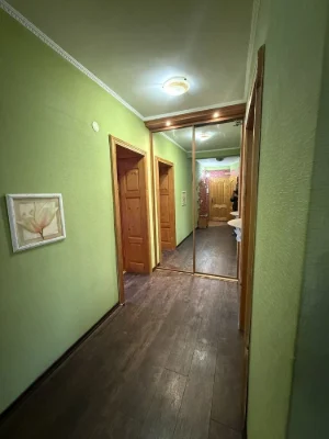 Rent a cozy two-bedroom apartment on Litvynenko-Volh highway