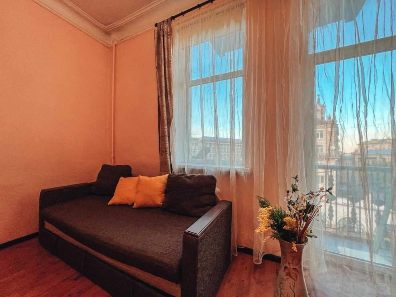 3-кімнатна квартира, Хрещатик 17, центр Киева, парковочное место, б