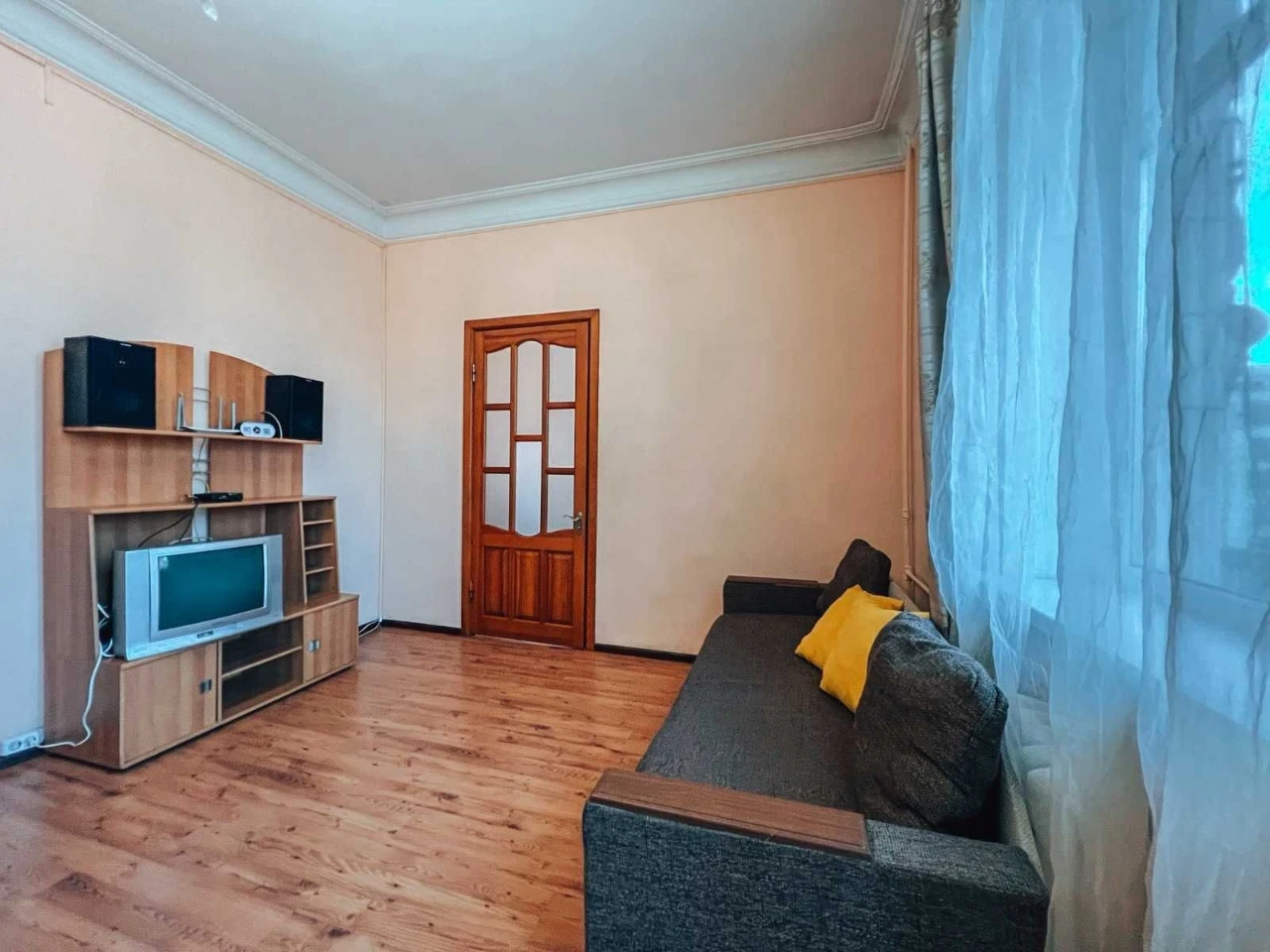 3-кімнатна квартира, Хрещатик 17, центр Киева, парковочное место, б