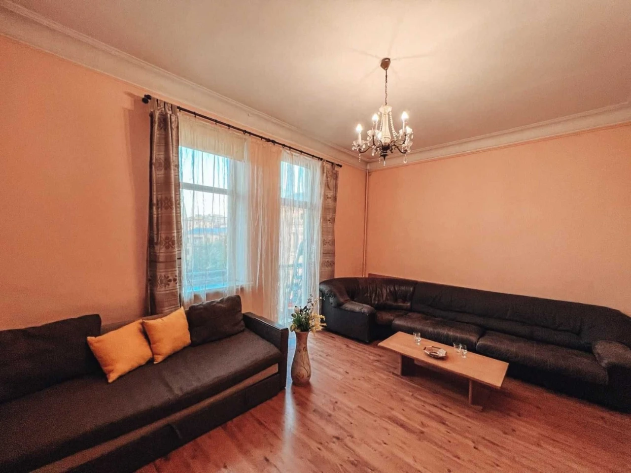 3-кімнатна квартира, Хрещатик 17, центр Киева, парковочное место, б