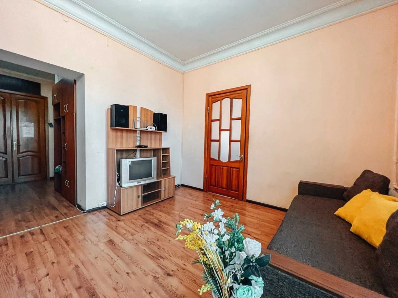 3-кімнатна квартира, Хрещатик 17, центр Киева, парковочное место, б