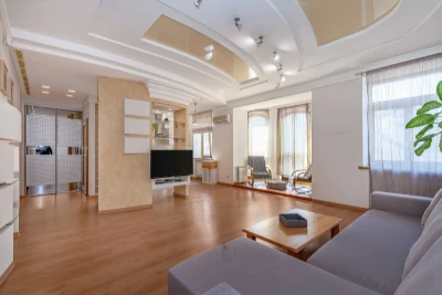 Lutheranskaya St. 21, 3-room apartment, No commission!