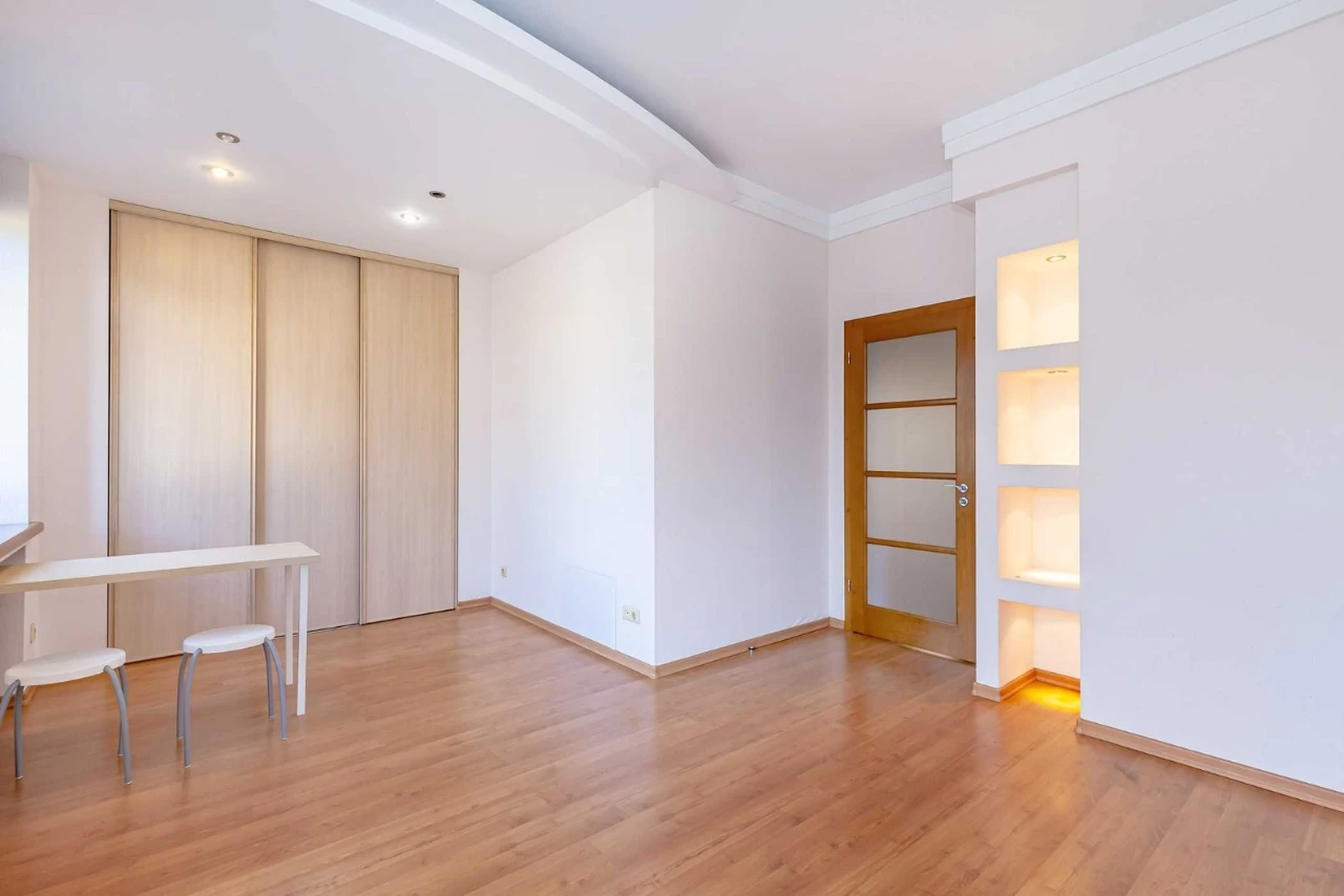 Lutheranskaya St. 21, 3-room apartment, No commission!