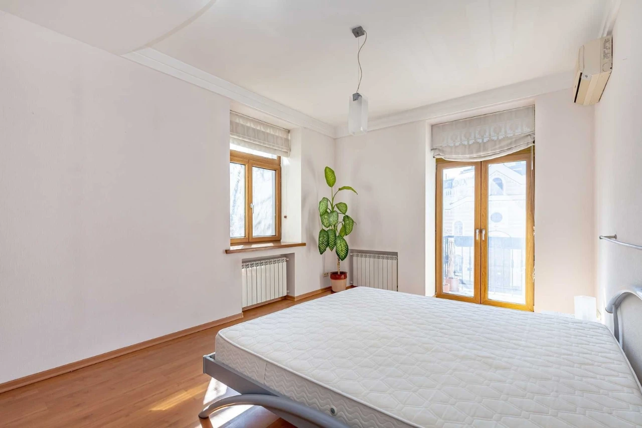 Lutheranskaya St. 21, 3-room apartment, No commission!