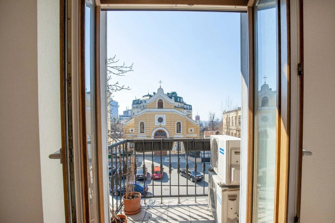 Lutheranskaya St. 21, 3-room apartment, No commission!
