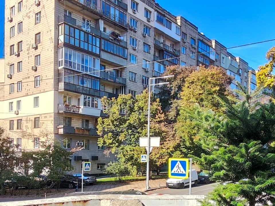 Квартира. Київ, Микільсько-Ботанічна вул.
