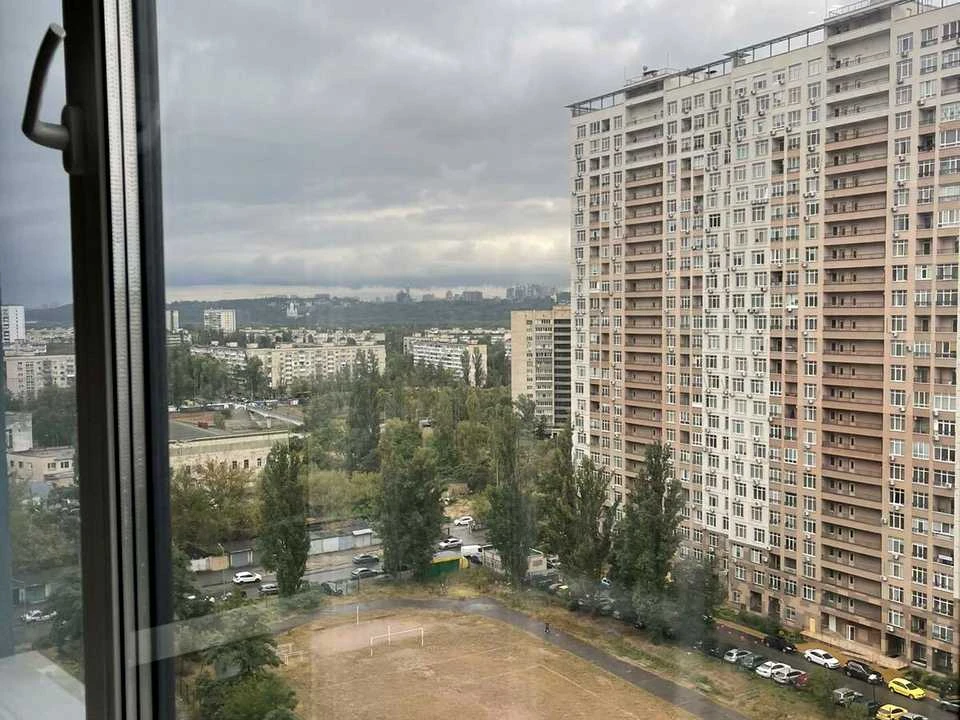 Квартира. Київ, вулиця Євгена Сверстюка