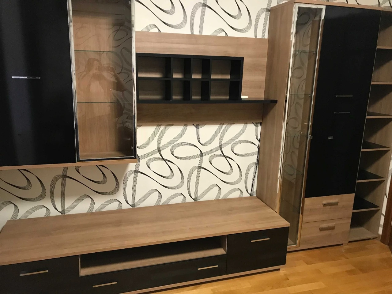 Rent a spacious two-bedroom apartment with modern renovation in Yefr