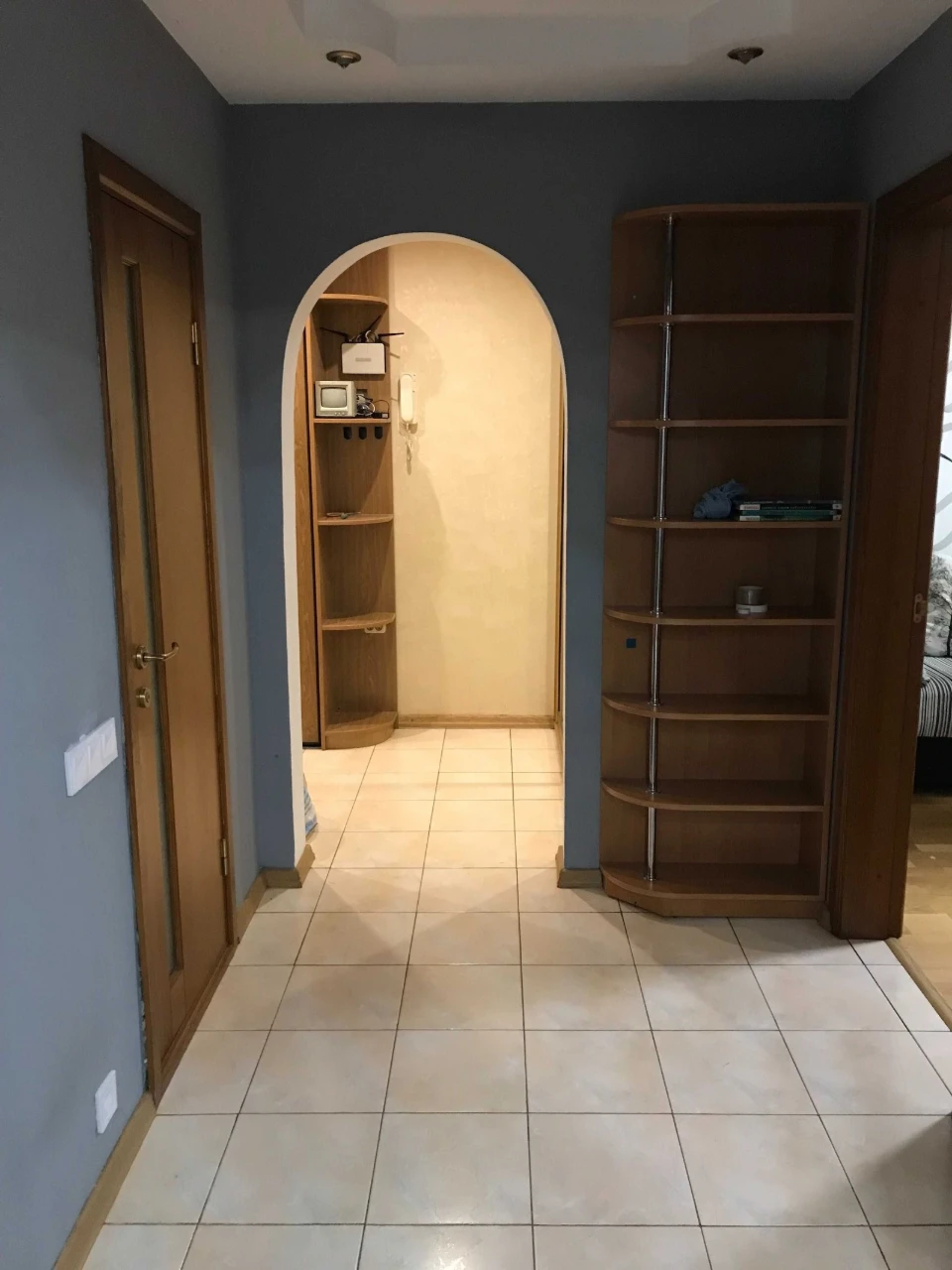 Rent a spacious two-bedroom apartment with modern renovation in Yefr