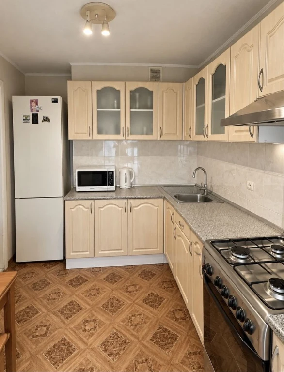 Rent 1-bedroom apartment, Garrett Johnson 1