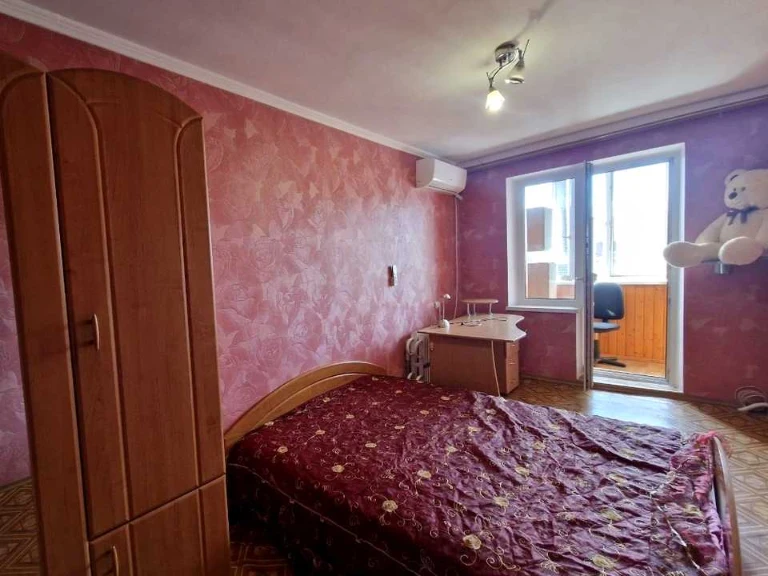 Apartment. Dnipro, Mandrykivska Street