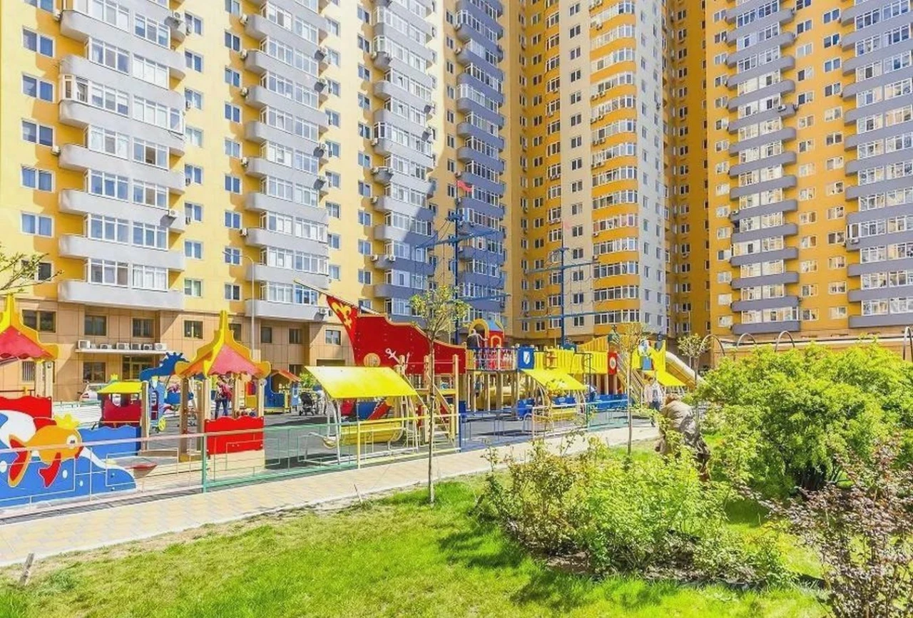 Вул. Кондратюка 1, ЖК Міністерський. 2-к. 93.6 кв.м. Без ком