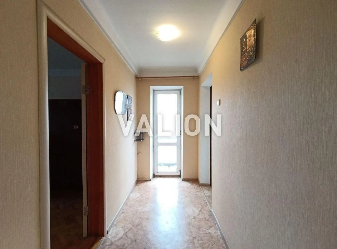 FOR SALE Cozy 2-bedroom apartment near Park