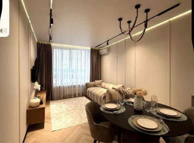 Quality renovated apartment on Dniprovska Naberezhna, Great Vyhov