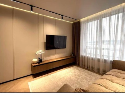 Quality renovated apartment on Dniprovska Naberezhna, Great Vyhov