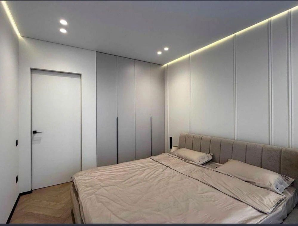 Quality renovated apartment on Dniprovska Naberezhna, Great Vyhov